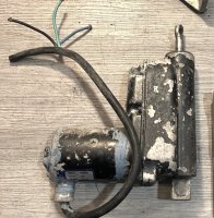 Johnson Evinrude Hydraulic Pump 173946 173947 (image for) Johnson Evinrude Hydraulic Pump 173946 173947