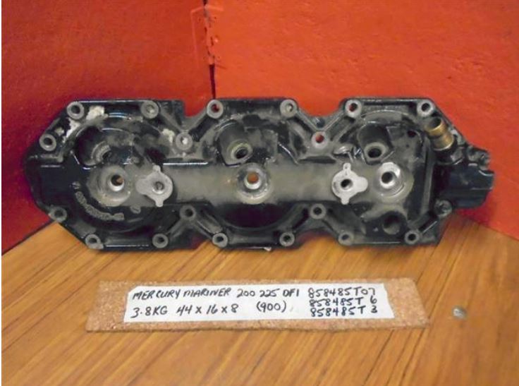 Mercury cylinder head 858485T07 Mercury Mariner Starboard cylinder head